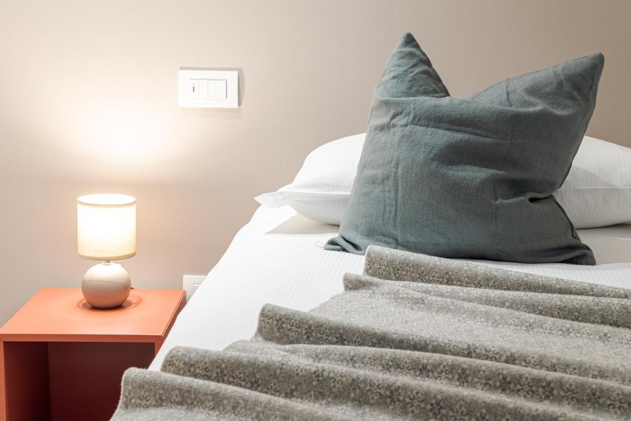 Suite Della Corte - By Myhomeincomo Exterior photo